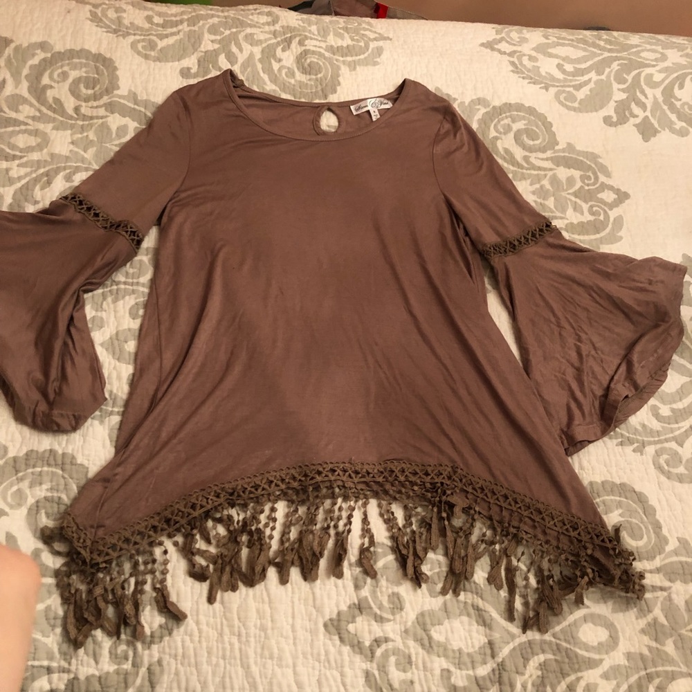 Cute and flowy blouse